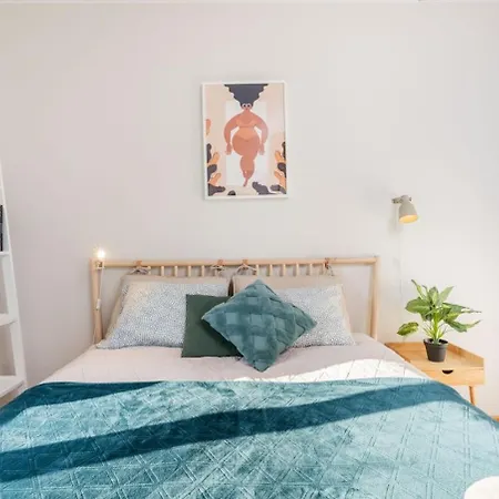 Caramel Premium With Parking Center Apartment